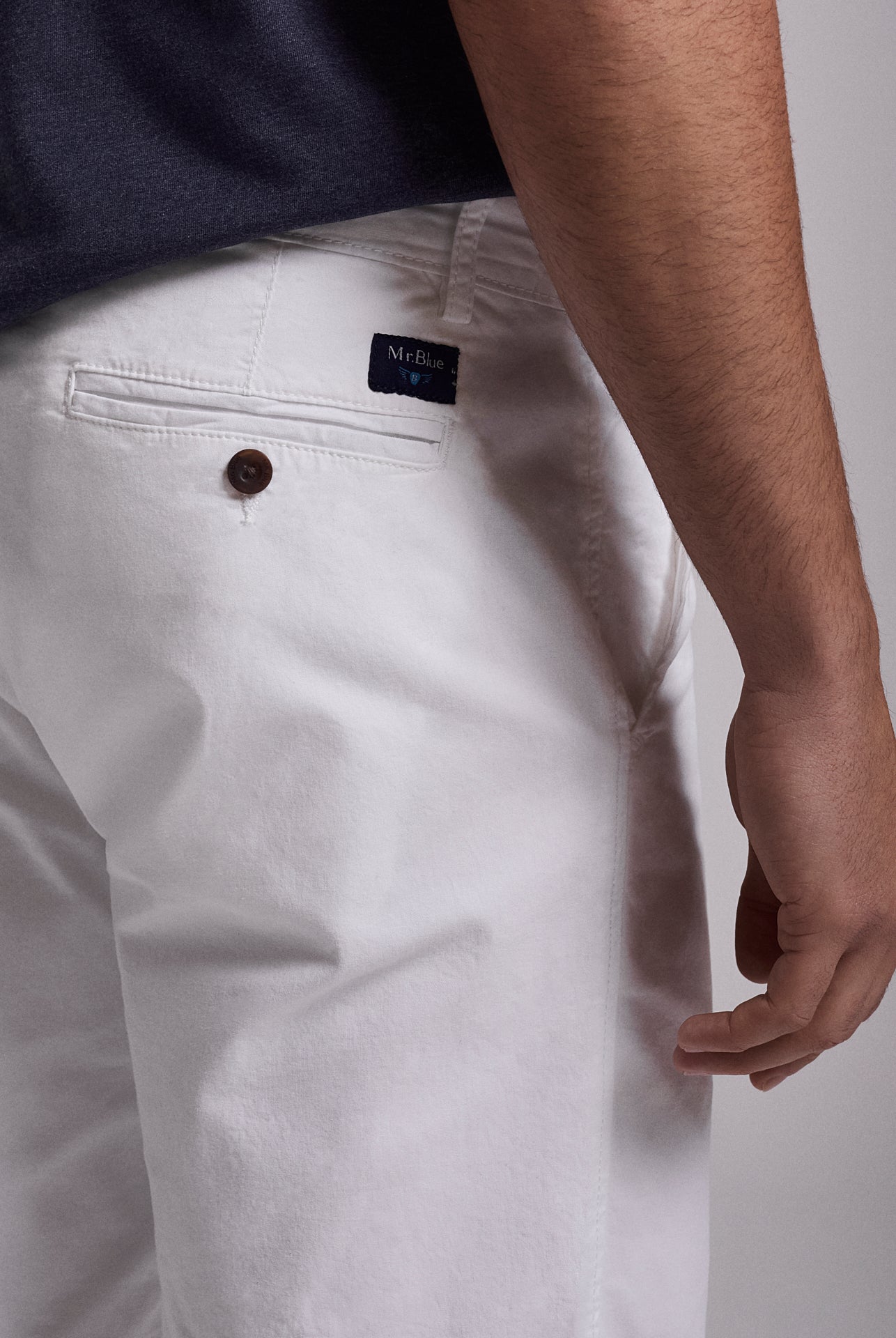 WHITE COTTON BERMUDA REGULAR FIT MR. BLUE