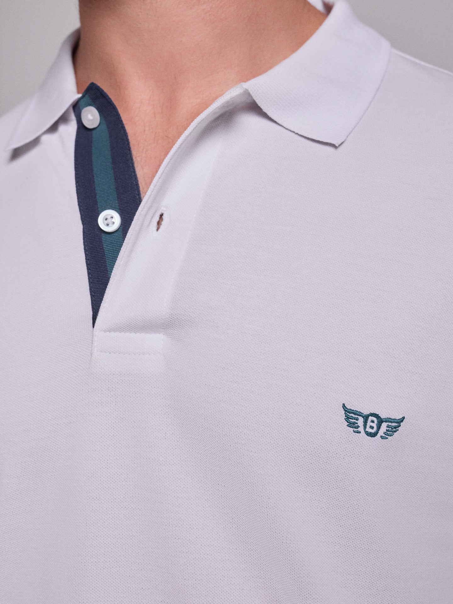 WHITE POLO SHORT SLEEVES REGULAR FIT MR. BLUE