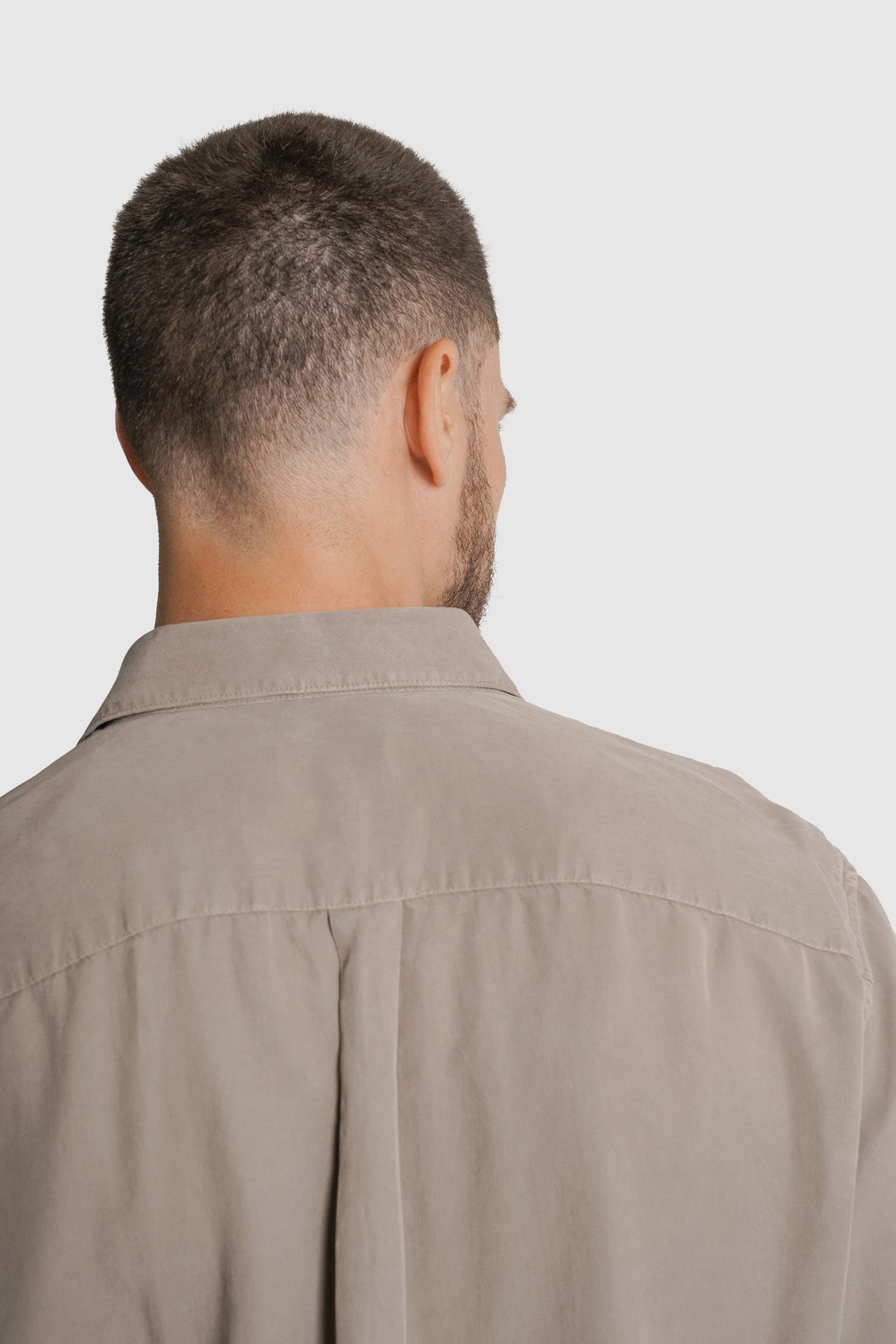 CAMISA TWILL TAILORED FIT BEGE LISA MARK BELLUCCI